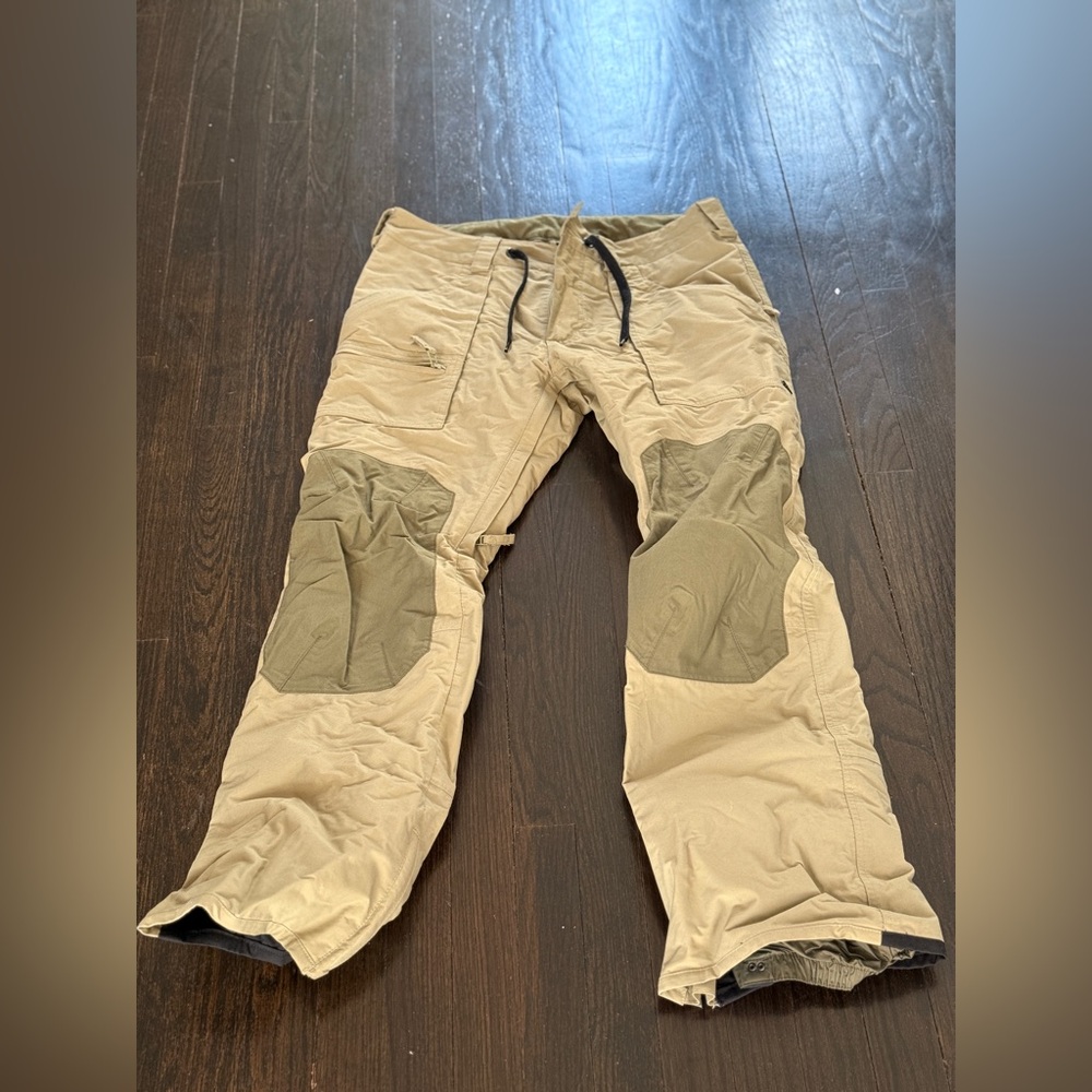 Burton man pants snowboarding